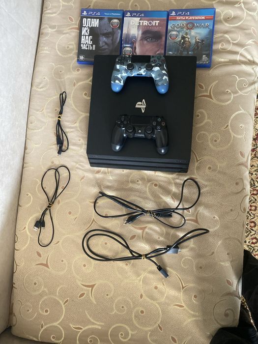 Пс 4 про в отличном состояний