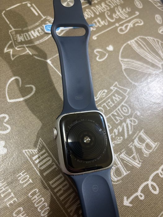 Apple watch SE 2022 година