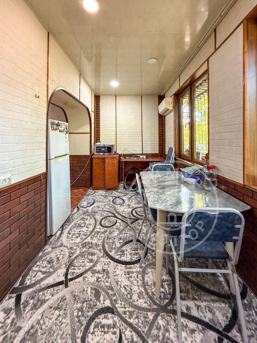 3/2/4 Буюк Ипак Йули,гостиница Саёхат,171 школа70 м2,кирпич,балкон 2*6