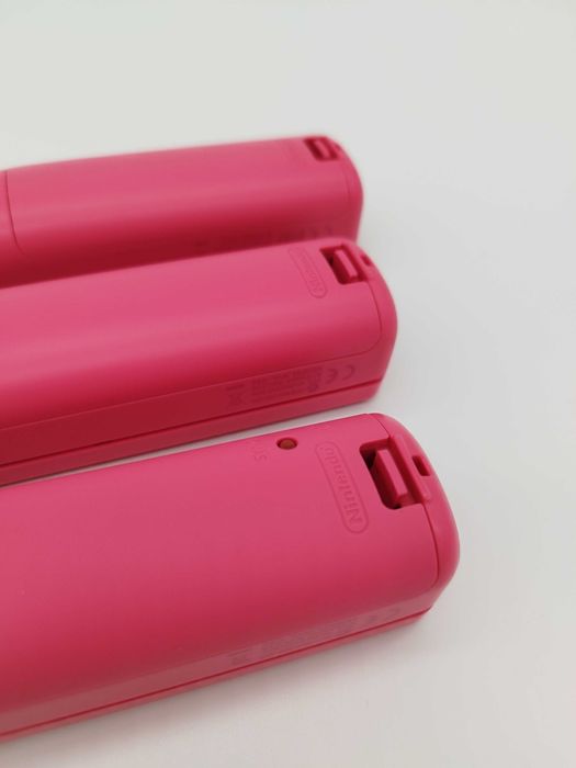 Оригинален Nintendo Wii U Remote Plus - Pink/ ОТЛИЧНО състояние!