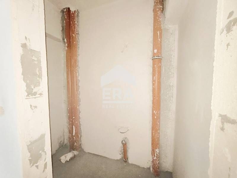 Продава се Тристаен апартамент в Хасково, Училищни - 126 кв.м за 561 €/кв.м - Снимка #4