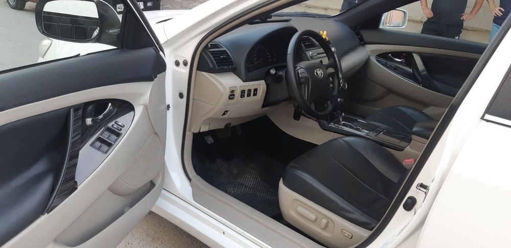 Автомобиль Тойота Камри 40