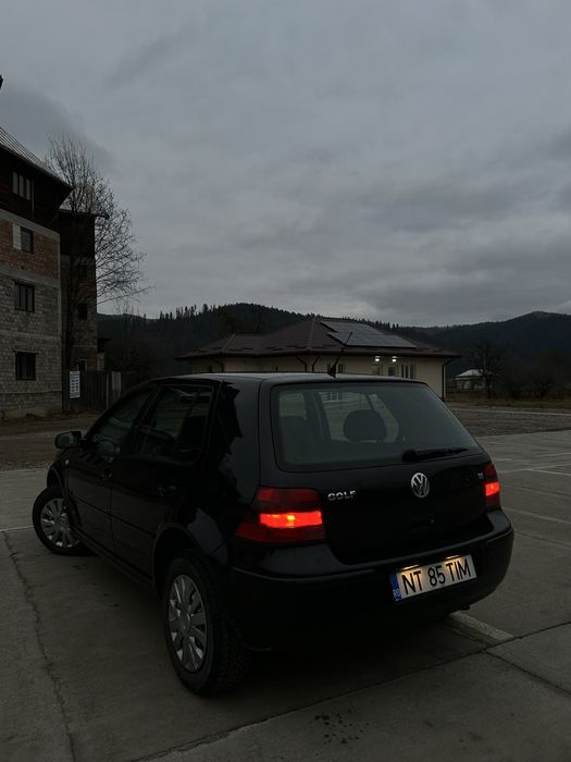 Vând golf 4, 1.6 benzină