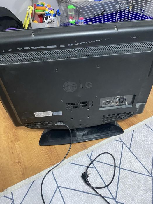 Телевизор 40 инча LG