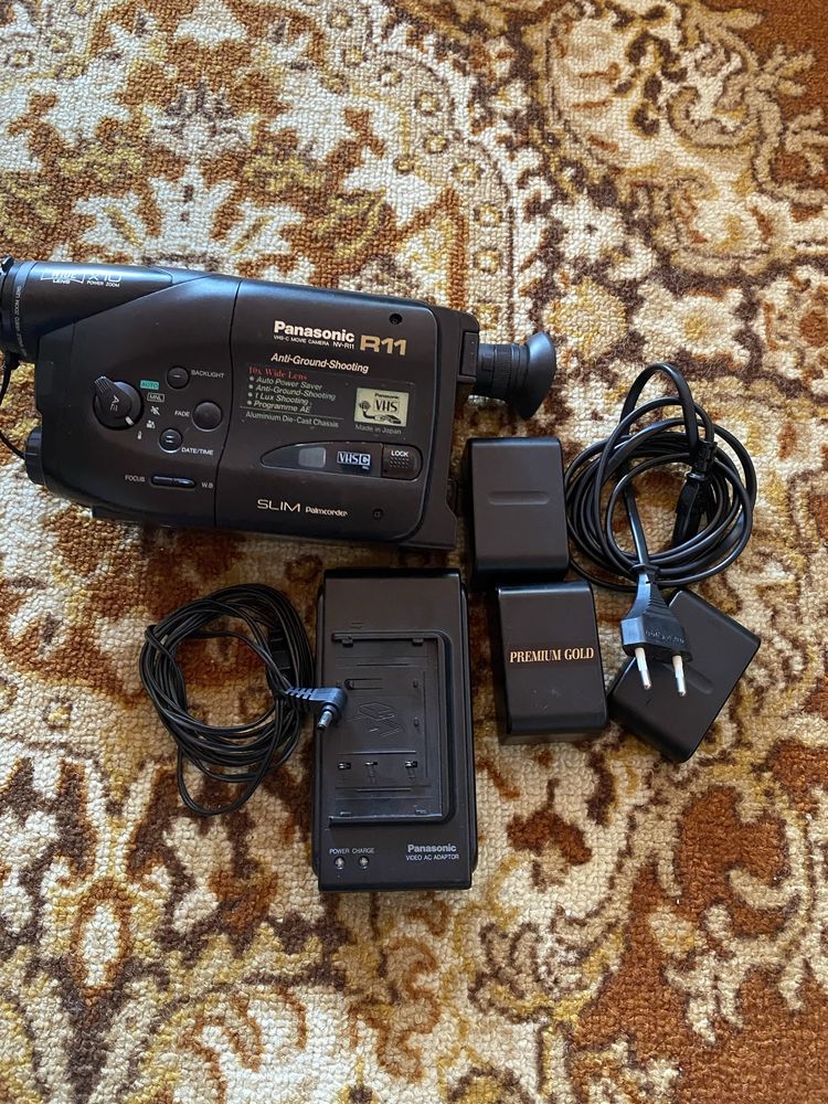 Продавам Видеокамера Panasonic R11