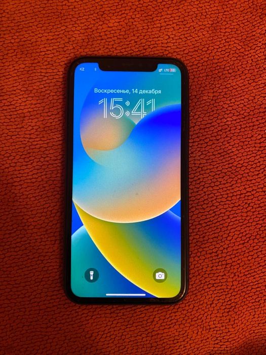 Айфон 11  64гб 77акб