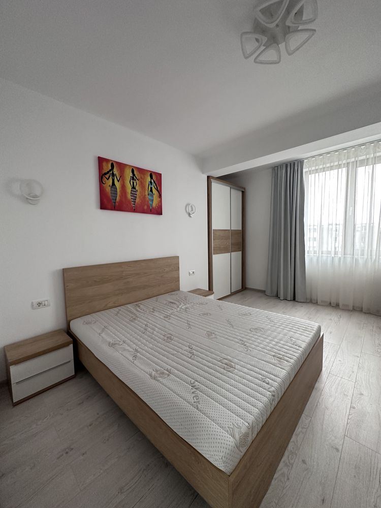 Apartament 3 camere de închiriat