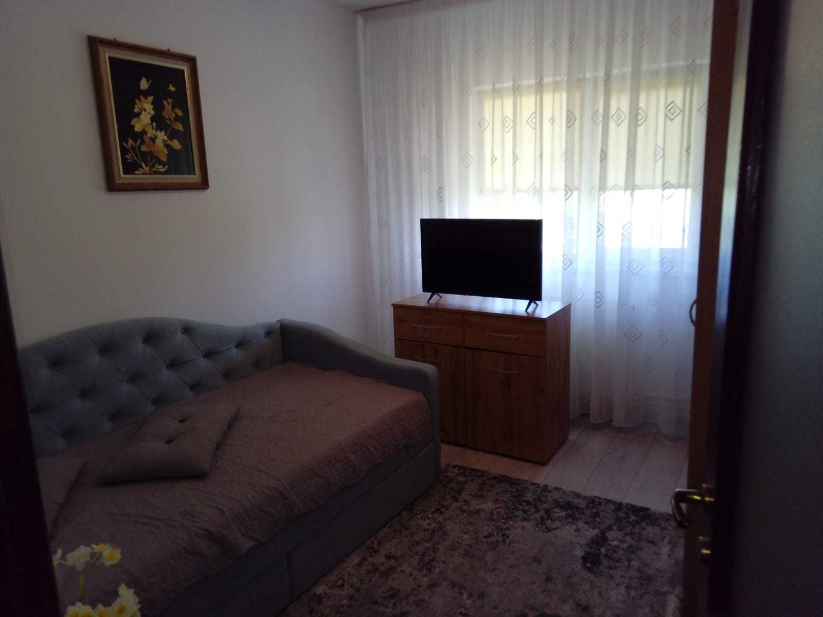 Apartament 4 camere , Caracal , str. Gheorghe Magheru