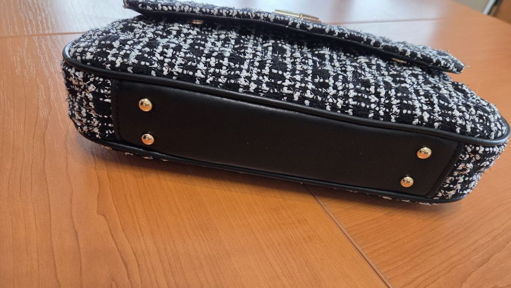 Нова чанта GUESS