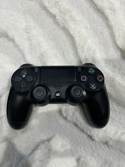 PS4 Slim 500 GB Black plus 3 jocurii