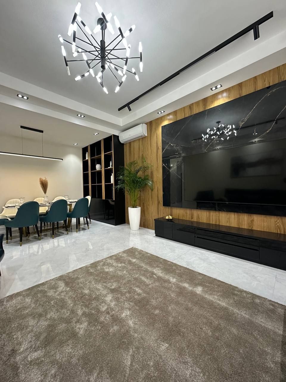 ПРОДАЁТСЯ КВАРТИРА 4/4/8 в ЖК Ташкент Сити
Gardens residence