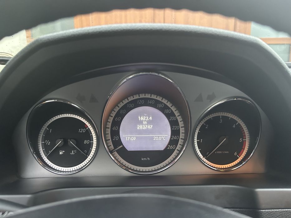 Mercedes C class - 2011 Avantgarde , Blueefficency