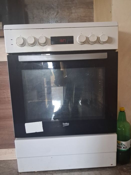 Готварска печка с керамичен плот beko