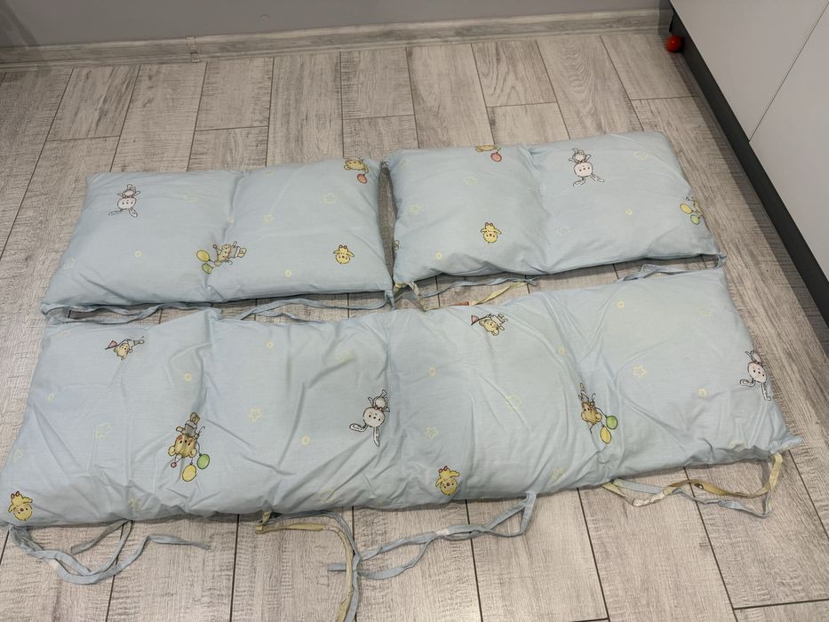 Два комплекта обиколници за бебешка кошара