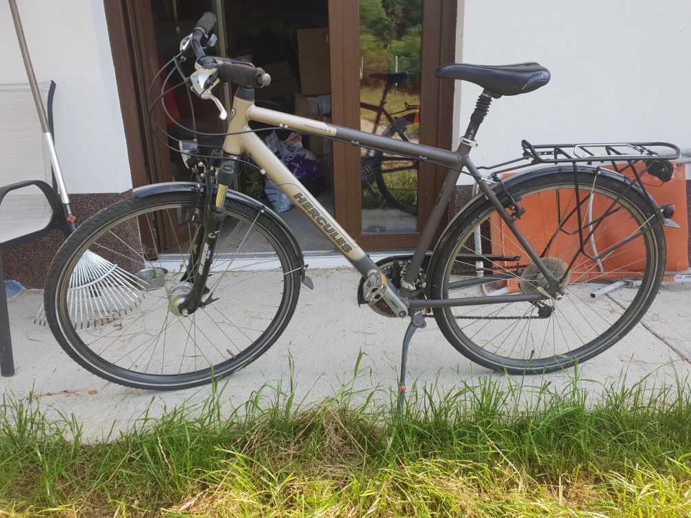 Vand bicicleta in stare buna