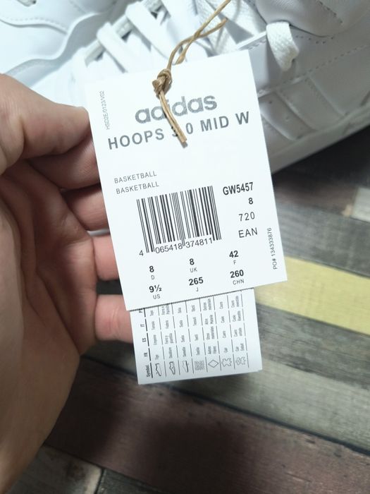 Adidasi de la Adidas