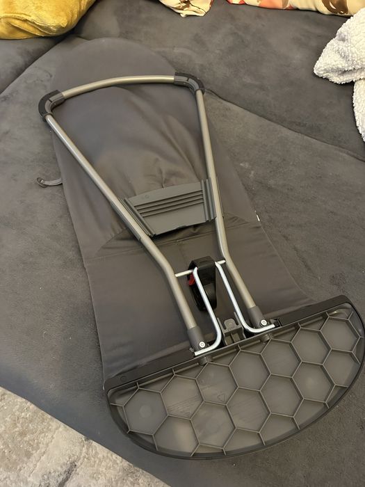 Baby Bjorn balansoar bebelusi impecabil