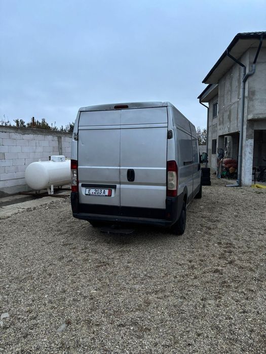 Vând urgent Peugeot boxer 3.0 diesel  plus  15 perechi cauciucuri