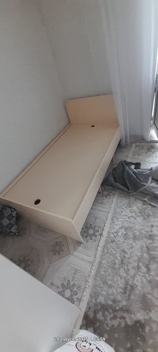 Бір кісілік төсек матрассыз сапасы жақсы ескі емес