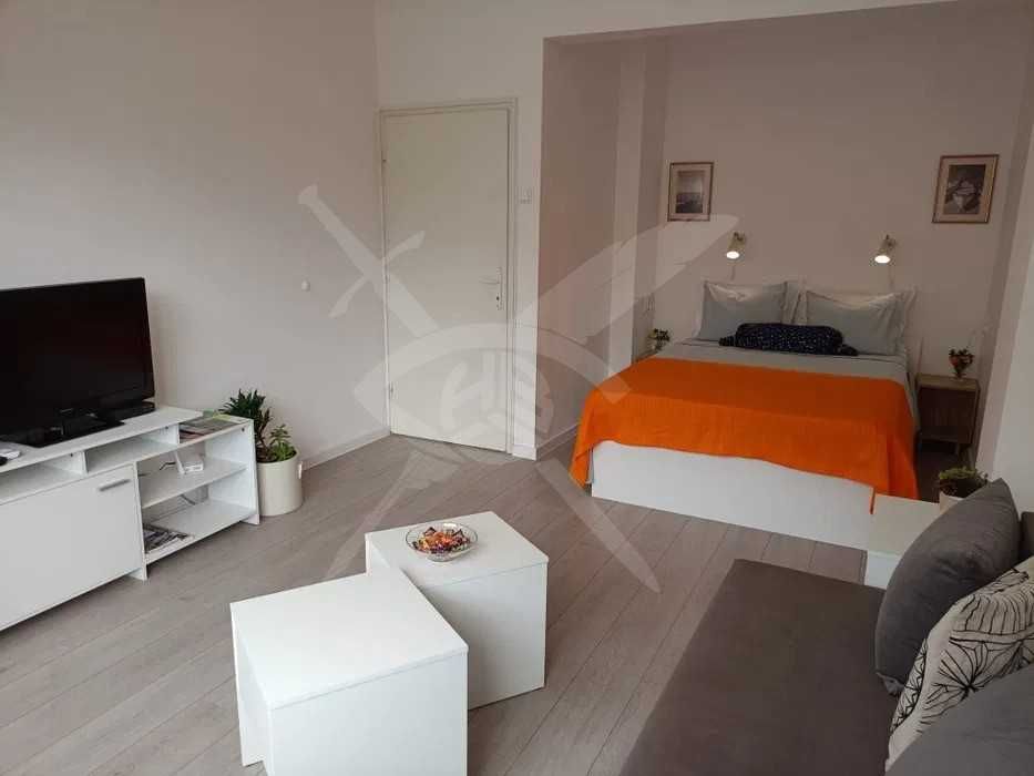 Продава се Двустаен апартамент в Варна, Център - 70 кв.м за 3558 €/кв.м - Снимка #2