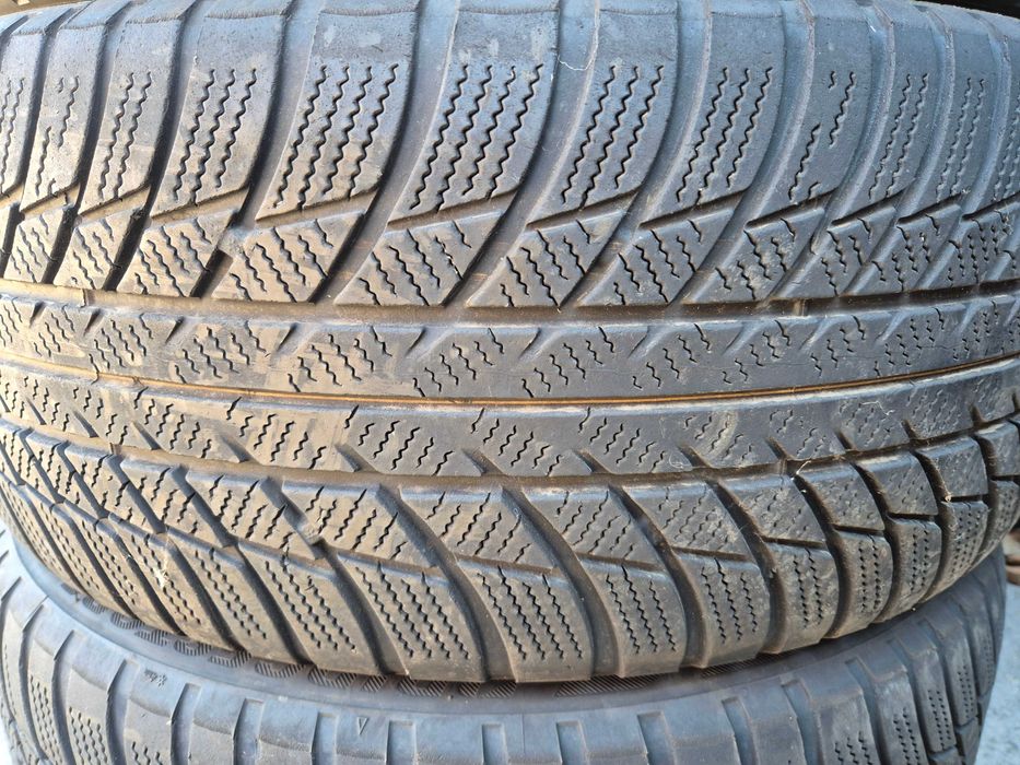 Anvelope de IARNA - 225/45/18 - BRIDGESTONE - Impecabile