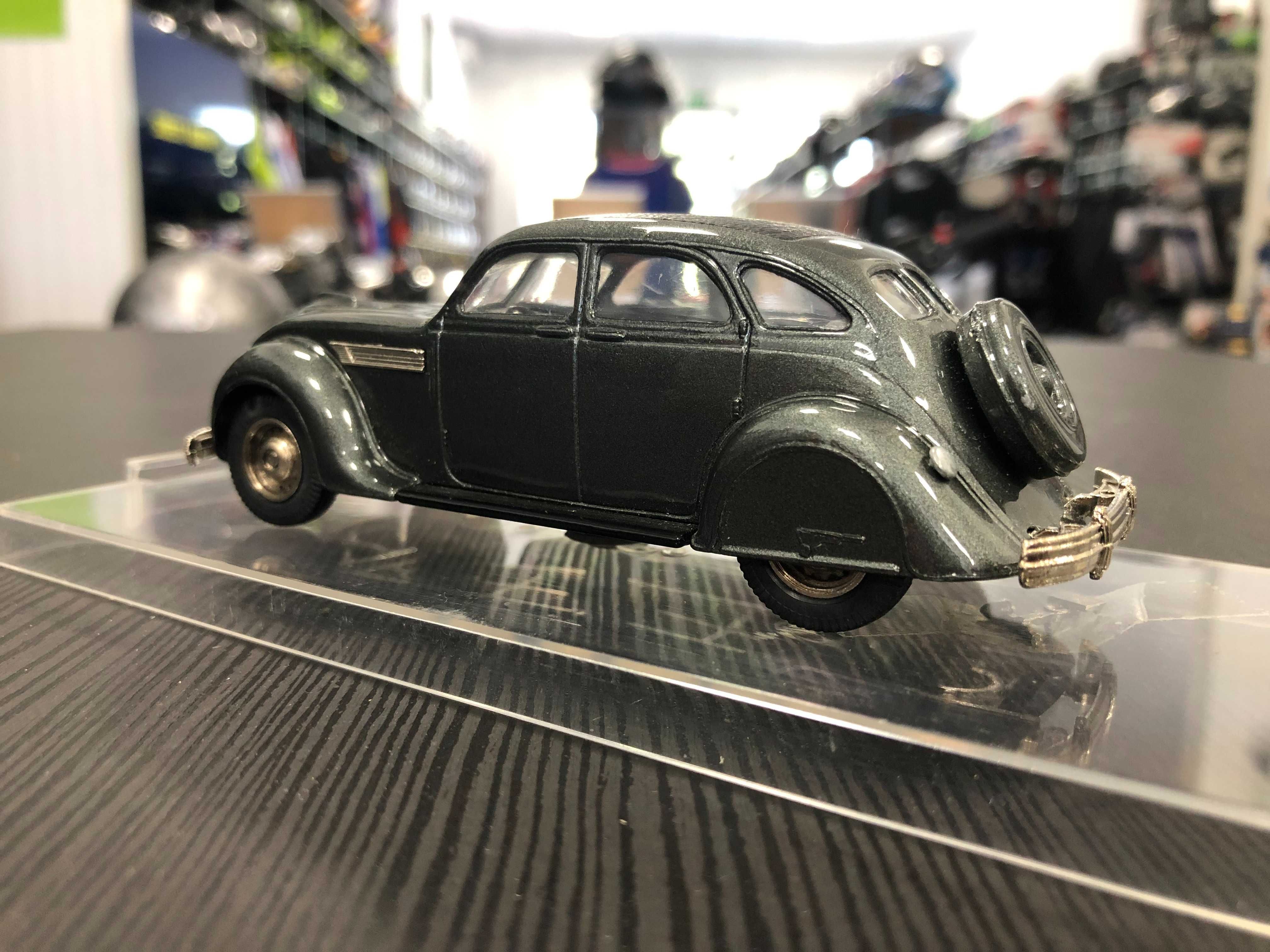 Метална колекционерска количка REXTOYS CHRYSLER AIRFLOW 1:43 НОВА