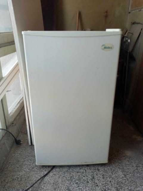 Продавам хладилник
