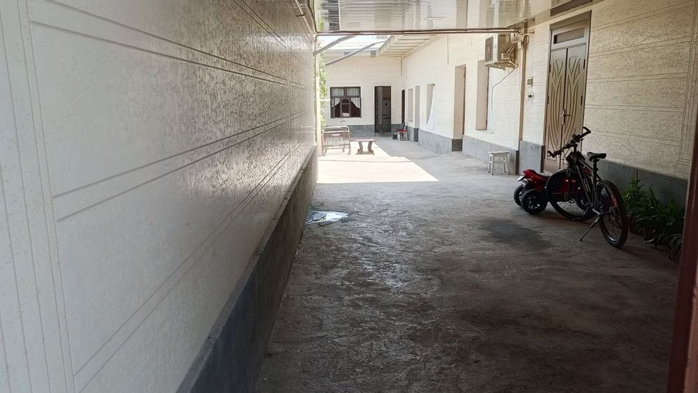 Srochna Zangi ota 6 sotok fasad 21m 2 etajli