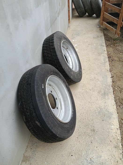 Vând 2 roti pe 17.5