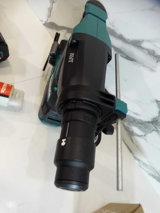 НОВО - Makita HR 004G / 40 V / XGT - Перфоратор