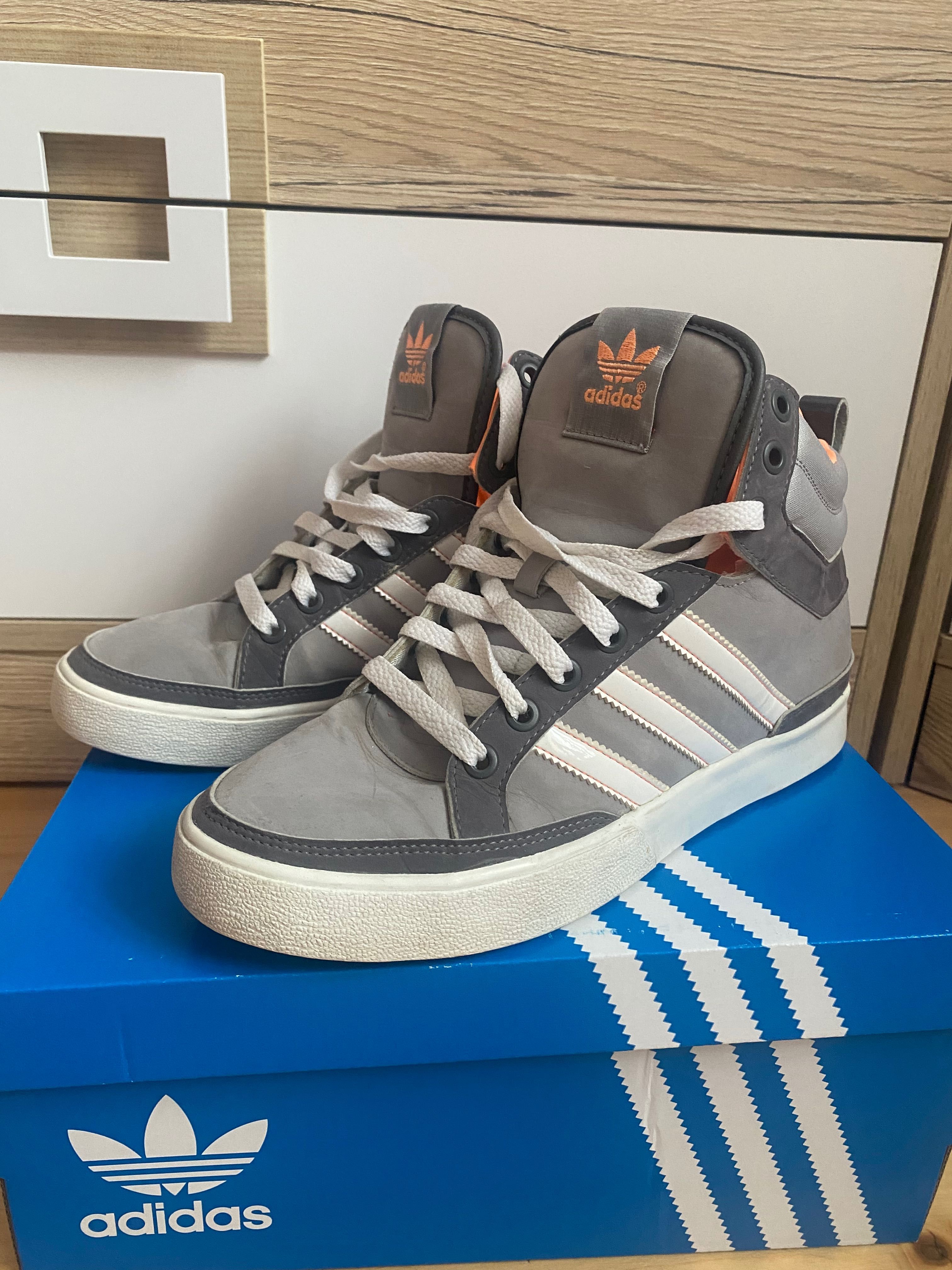 Високи кецове Adidas
