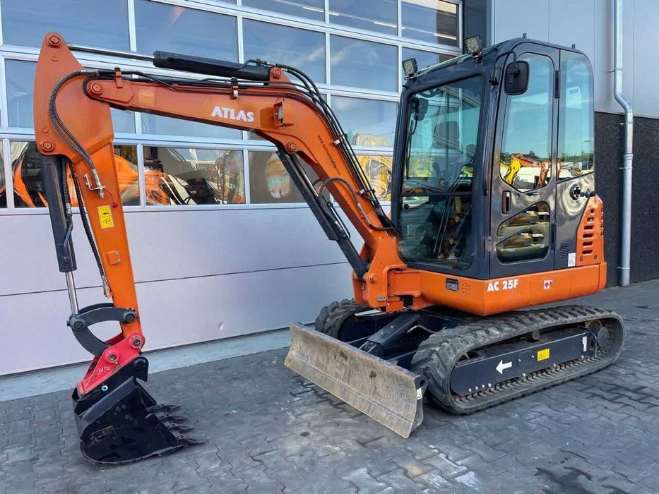Мини-экскаватор Atlas AC25F