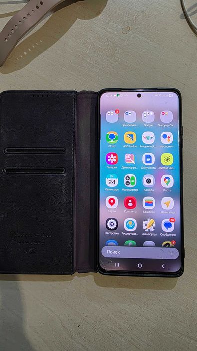 Продам телефон S21, б-у , в отличном состоянии, в чехле книжка