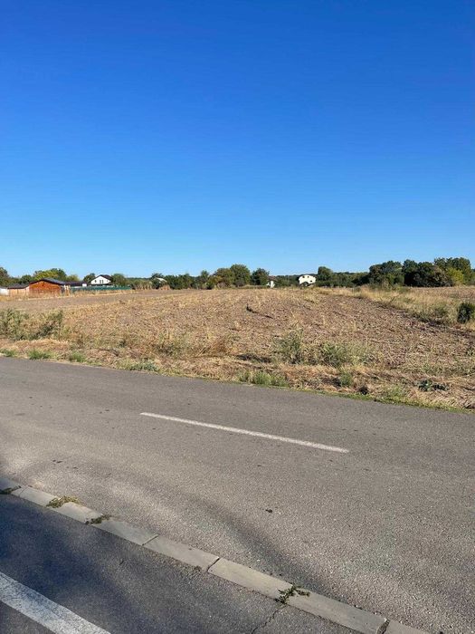 Calugareni, TEREN INTRAVILAN 1000 MP deschidere  2 laturi langa padure