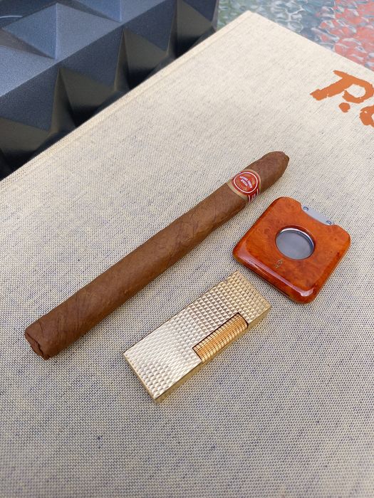 Bricheta Savinelli im corona; Cutter Savinelli Donatus