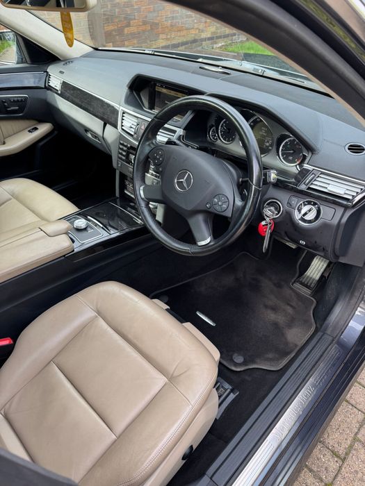 Dezmembrez Mercedes-Benz E350 cdi Avantgarde