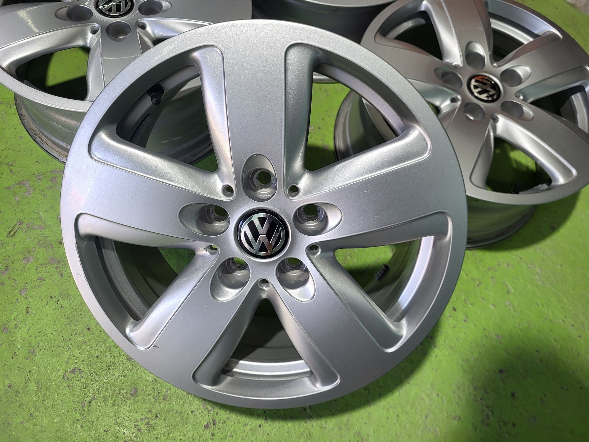 16 5x112 Vw Passat Tpuran Caddy Golf 5х112
