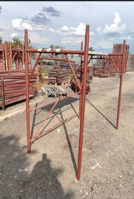 Vând schela la modul