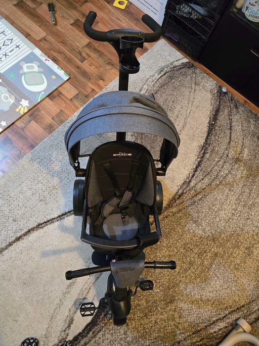 Децка триколка чисто нова