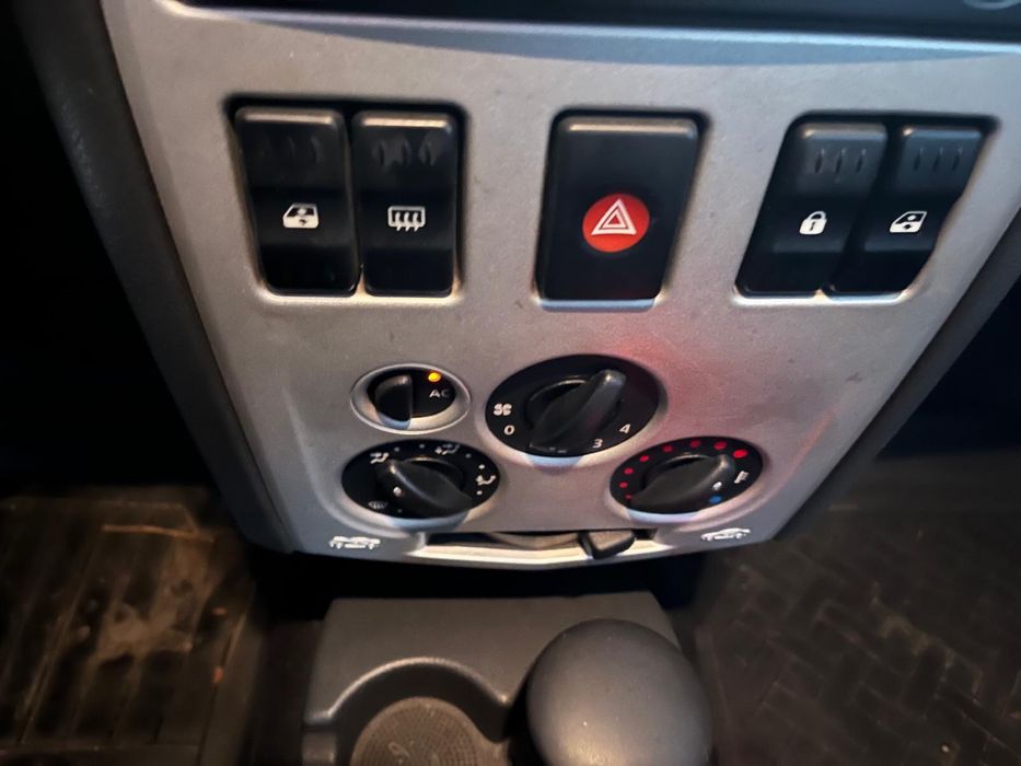 Vand  Dacia Logan din 2005