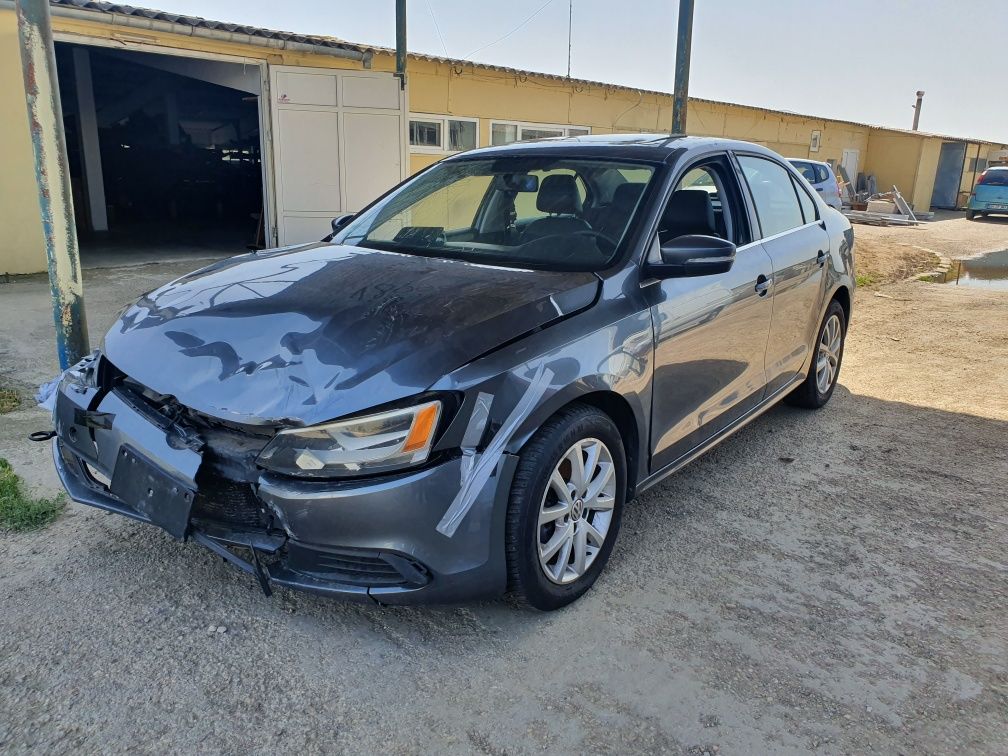 Dezmembrez Vw Jetta , 2013 ,vopsea LD7X ,motor CBU,cutie automata PDW