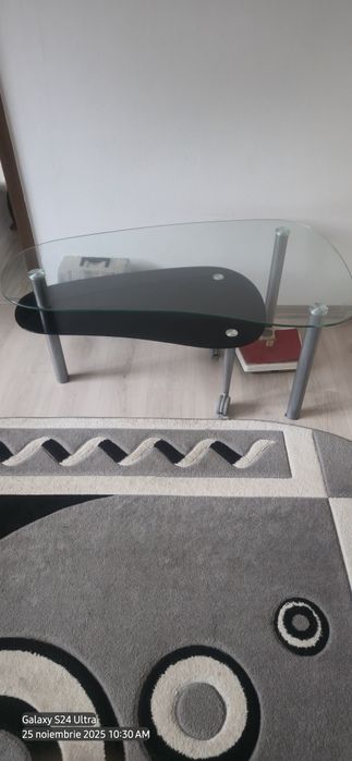 Masă de cafea de sticlă