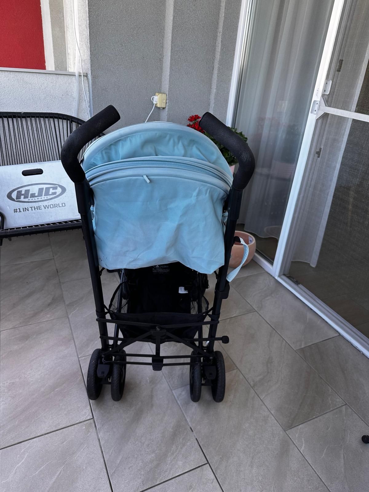 Vând Cărucior chicco