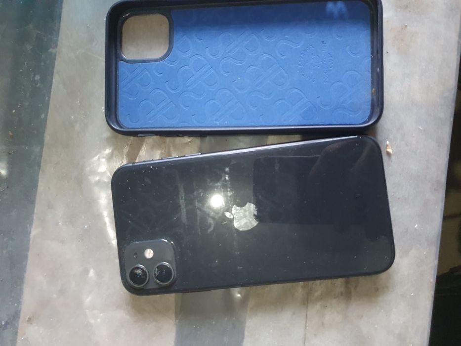 Продам Айфон 11 128гб