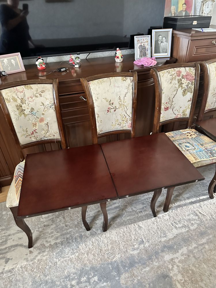 Продам стол и 8 стульев