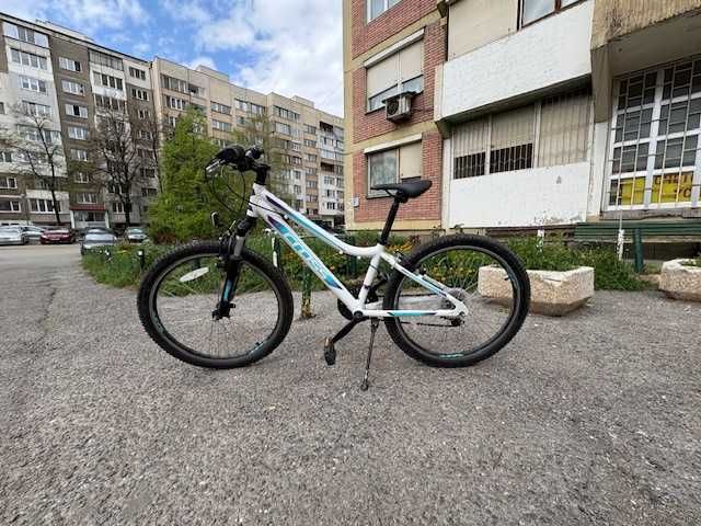 Детски велосипед Cross 24''. Daisy Alley Girl. Цвят: бял/ син/ лилав.