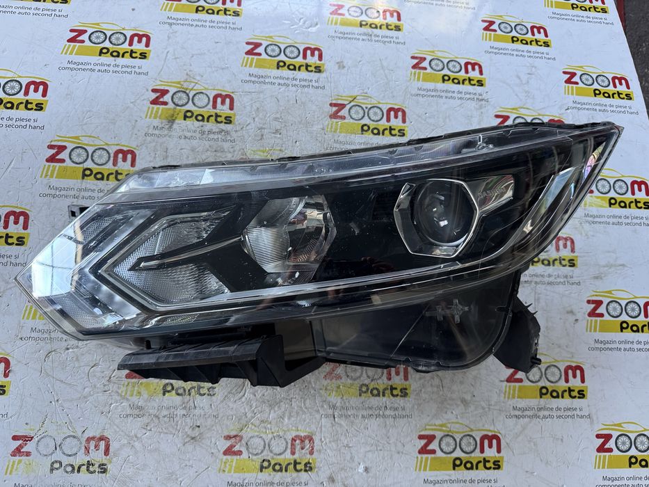 Far stanga halogen si LED Nissan Qashqai 2 facelift 2017-2020