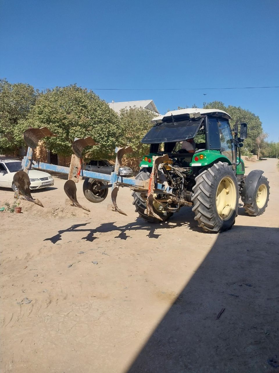 LS 100 Plus traktor