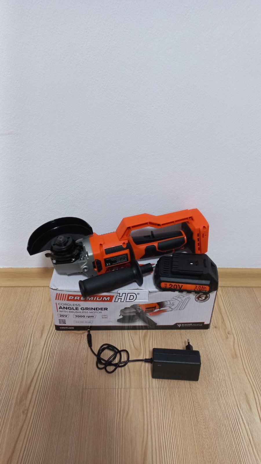 Ъглошлайф Акумулаторен PREMIUM HD, 20V, 2AH с Батерия и Зарядно