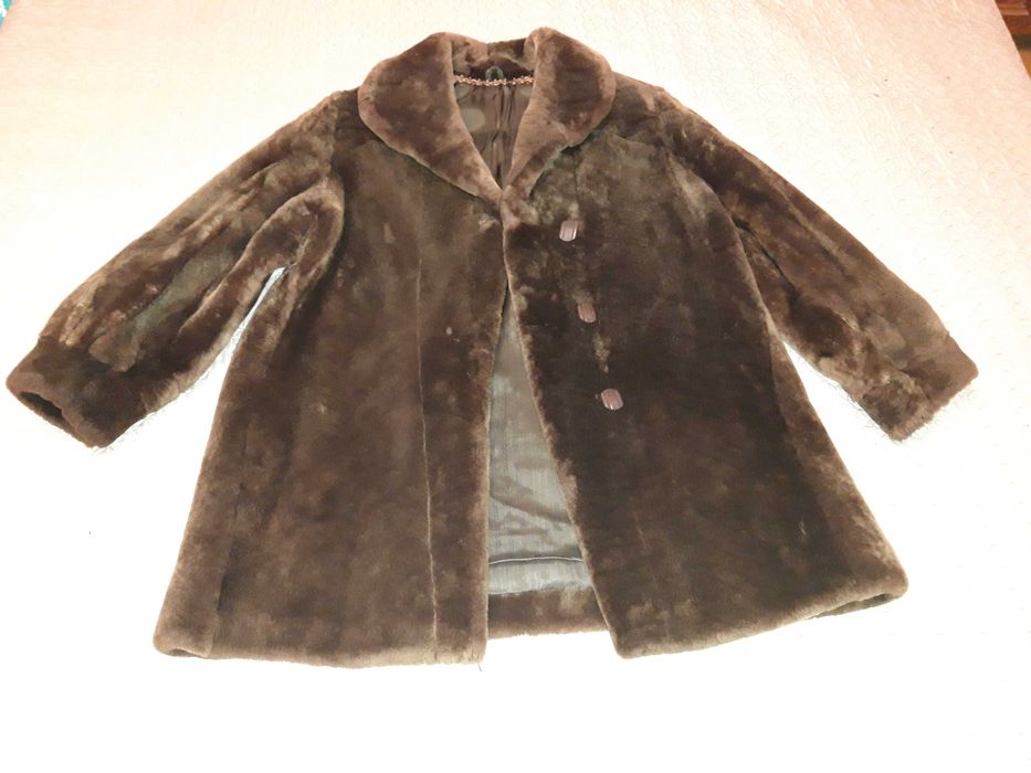 Vand haina de blana stare exceptionala